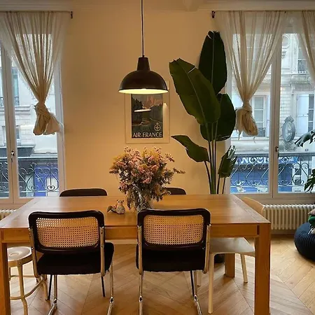 3 People Moulin Rouge Apartment Paris